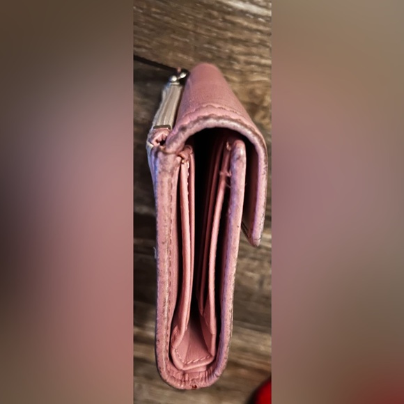 Coach Light Pink & Signature C Trifold Wallet - Picture 4 of 7